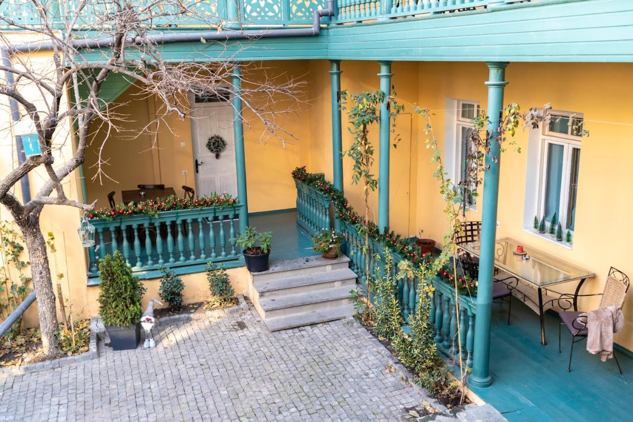 Pomegranate In Old Tbilisi Apartment Exterior photo